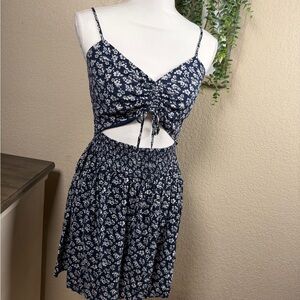 HOLLISTER Floral One Piece Romper Navy Sise Large